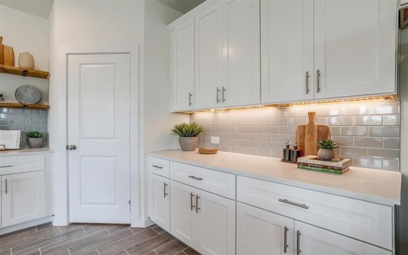 4544 Hogans Alley Drive, Arlington, TX 76001, 4 Bedrooms Bedrooms, ,2 BathroomsBathrooms,Residential,For Sale,4544 Hogans Alley Drive,0,20944470