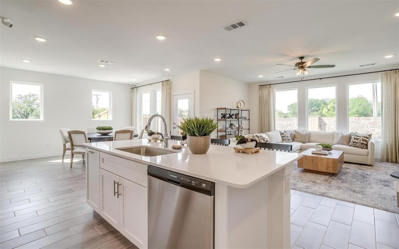 4544 Hogans Alley Drive, Arlington, TX 76001, 4 Bedrooms Bedrooms, ,2 BathroomsBathrooms,Residential,For Sale,4544 Hogans Alley Drive,0,20944470