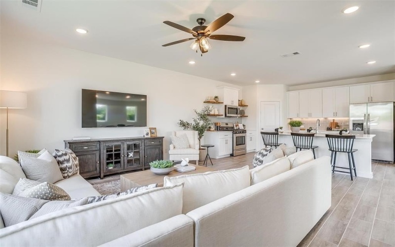 4544 Hogans Alley Drive, Arlington, TX 76001, 4 Bedrooms Bedrooms, ,2 BathroomsBathrooms,Residential,For Sale,4544 Hogans Alley Drive,0,20944470