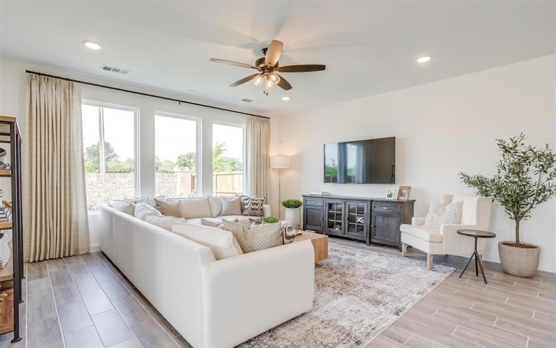 4544 Hogans Alley Drive, Arlington, TX 76001, 4 Bedrooms Bedrooms, ,2 BathroomsBathrooms,Residential,For Sale,4544 Hogans Alley Drive,0,20944470