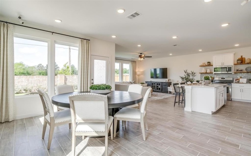 4544 Hogans Alley Drive, Arlington, TX 76001, 4 Bedrooms Bedrooms, ,2 BathroomsBathrooms,Residential,For Sale,4544 Hogans Alley Drive,0,20944470