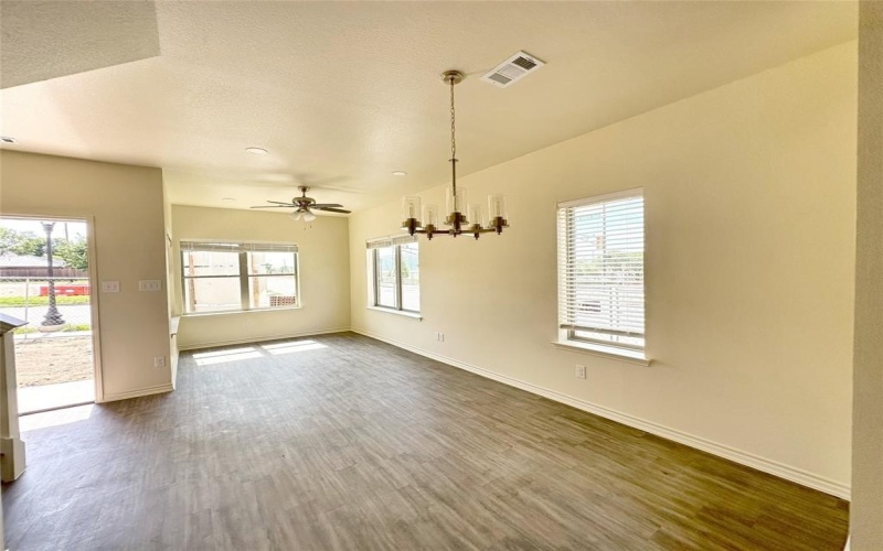 1723 St Louis Avenue #101, Fort Worth, TX 76110, 3 Bedrooms Bedrooms, ,2 BathroomsBathrooms,Residential,For Sale,1723 St Louis Avenue,0,20944801