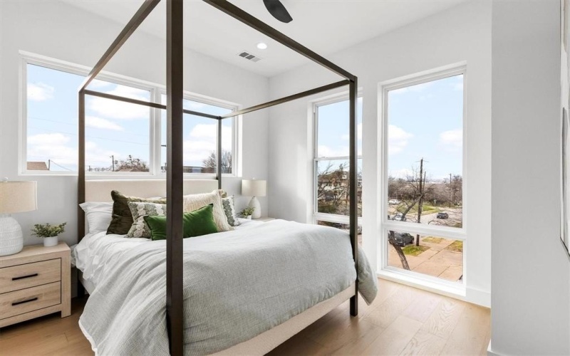815 E 5th Street, Dallas, TX 75203, 19 Habitaciones Habitaciones , ,14 BañosBaños,Residential Multi Family,En Venta,815 E 5th Street,20944419
