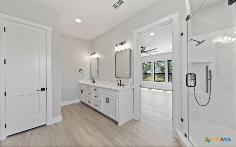 644 Creekside Drive, Belton, TX 76513, 4 Habitaciones Habitaciones , ,2 BañosBaños,Residential,En Venta,644 Creekside Drive,572201