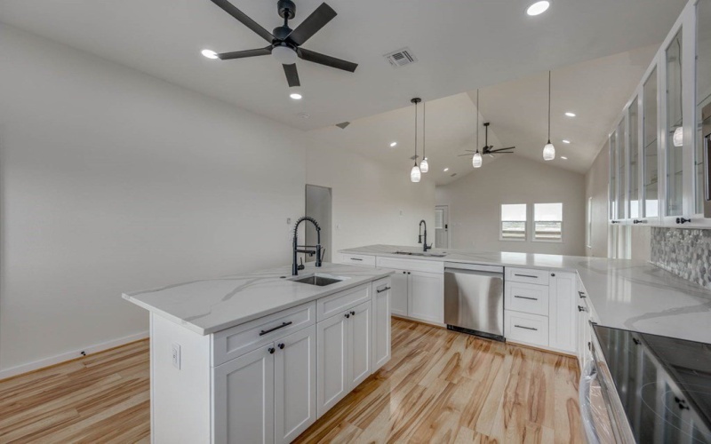 13 & 14 Bayview Loop, Rockport, TX 78382, 3 Bedrooms Bedrooms, ,2 BathroomsBathrooms,Residential,For Sale,13 & 14 Bayview Loop,459571