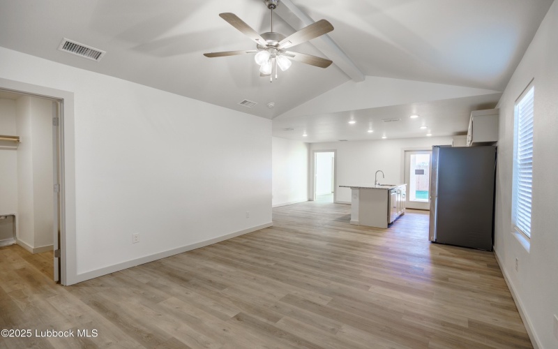 8011 Date Avenue, Lubbock, TX 79404, 3 Bedrooms Bedrooms, ,2 BathroomsBathrooms,Residential,For Sale,8011 Date Avenue,202555216