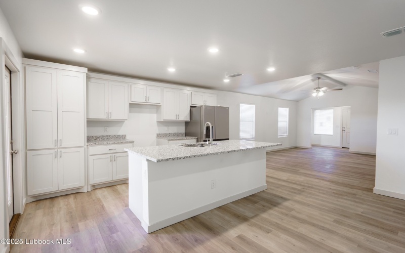 8013 Date Avenue, Lubbock, TX 79404, 3 Bedrooms Bedrooms, ,2 BathroomsBathrooms,Residential,For Sale,8013 Date Avenue,202555217
