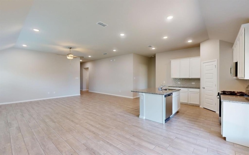 3909 Yarrow Drive, Argyle, TX 76226, 4 Bedrooms Bedrooms, ,2 BathroomsBathrooms,Residential,For Sale,3909 Yarrow Drive,0,20920987