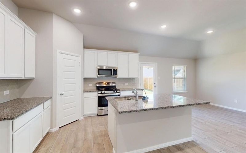 3909 Yarrow Drive, Argyle, TX 76226, 4 Bedrooms Bedrooms, ,2 BathroomsBathrooms,Residential,For Sale,3909 Yarrow Drive,0,20920987