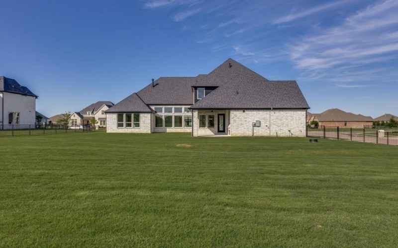 1045 Bent Tree Lane, Gunter, TX 75058, 5 Bedrooms Bedrooms, ,5 BathroomsBathrooms,Residential,For Sale,1045 Bent Tree Lane,20936857