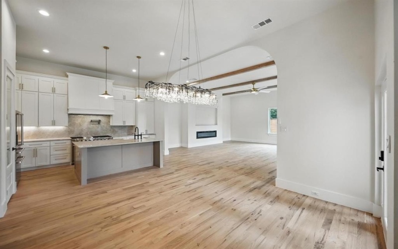 1224 S Pine Street, Grapevine, TX 76051, 4 Bedrooms Bedrooms, ,5 BathroomsBathrooms,Residential,For Sale,1224 S Pine Street,20938378