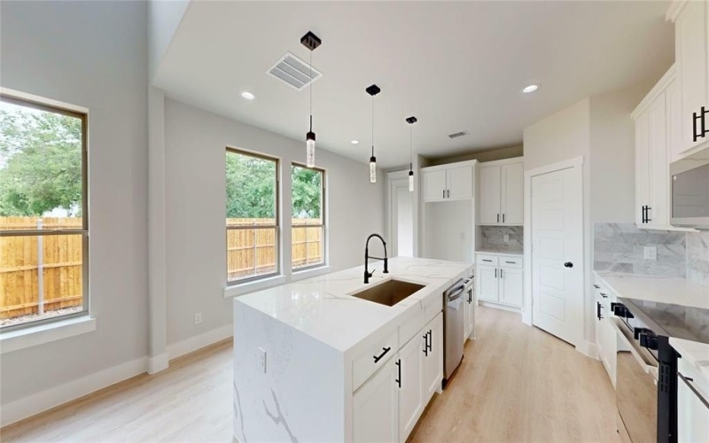 6860 Zuefeldt Drive, Arlington, TX 76002, 4 Habitaciones Habitaciones , ,3 BañosBaños,Residential,En Venta,6860 Zuefeldt Drive,20943538