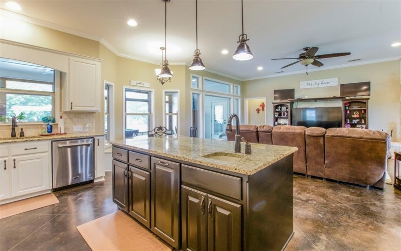 645 W Big Elm Road, Troy, TX 76579, 3 Bedrooms Bedrooms, ,2 BathroomsBathrooms,Residential,For Sale,645 W Big Elm Road,20936428