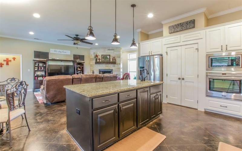 645 W Big Elm Road, Troy, TX 76579, 3 Bedrooms Bedrooms, ,2 BathroomsBathrooms,Residential,For Sale,645 W Big Elm Road,20936428