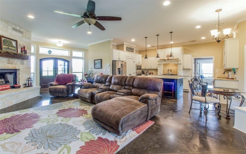 645 W Big Elm Road, Troy, TX 76579, 3 Bedrooms Bedrooms, ,2 BathroomsBathrooms,Residential,For Sale,645 W Big Elm Road,20936428