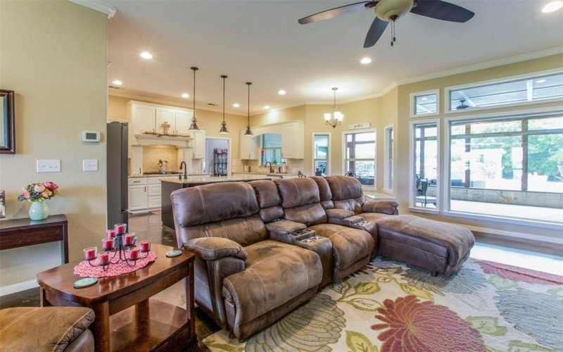 645 W Big Elm Road, Troy, TX 76579, 3 Bedrooms Bedrooms, ,2 BathroomsBathrooms,Residential,For Sale,645 W Big Elm Road,20936428