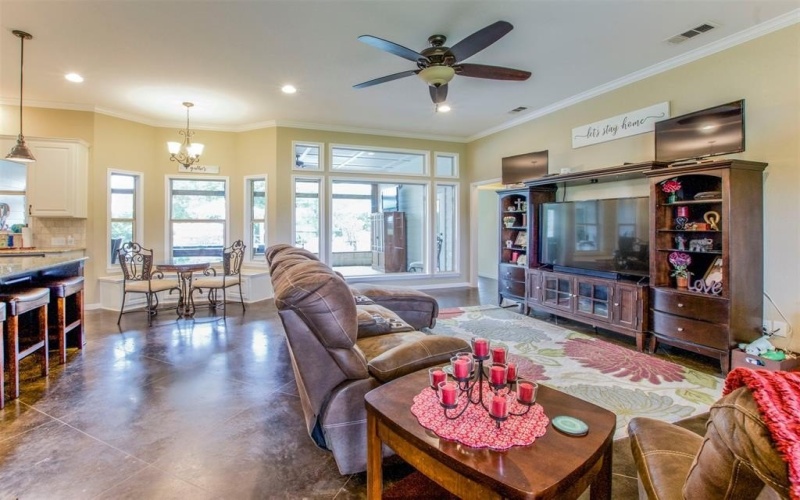 645 W Big Elm Road, Troy, TX 76579, 3 Bedrooms Bedrooms, ,2 BathroomsBathrooms,Residential,For Sale,645 W Big Elm Road,20936428