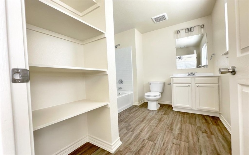 1701 St Louis Avenue, Fort Worth, TX 76110, 3 Bedrooms Bedrooms, ,2 BathroomsBathrooms,Residential,For Sale,1701 St Louis Avenue,20944706