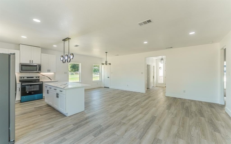 128 Goodman Street, Sulphur Springs, TX 75482, 3 Bedrooms Bedrooms, ,2 BathroomsBathrooms,Residential,For Sale,128 Goodman Street,20945090