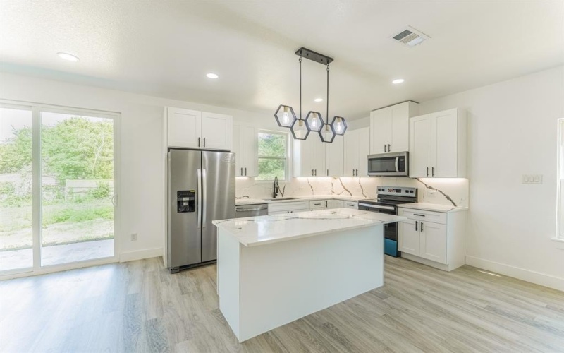 128 Goodman Street, Sulphur Springs, TX 75482, 3 Bedrooms Bedrooms, ,2 BathroomsBathrooms,Residential,For Sale,128 Goodman Street,20945090
