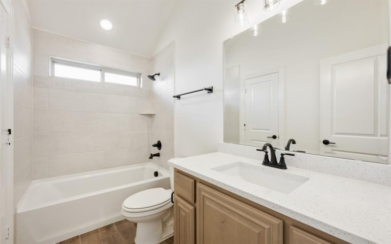 2404 Rockwood Lane, Mansfield, TX 76063, 5 Habitaciones Habitaciones , ,5 BañosBaños,Residential,En Venta,2404 Rockwood Lane,20944971