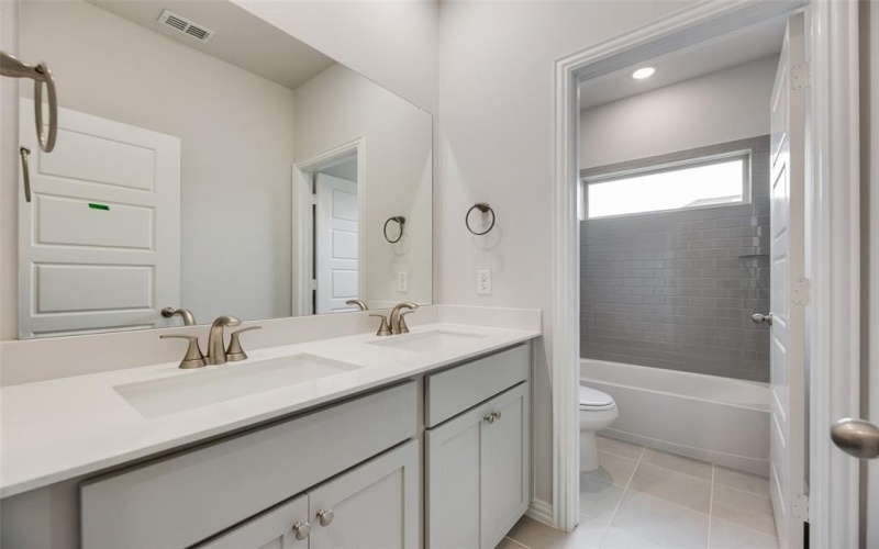 141 Ashbrook Street, Little Elm, TX 75068, 4 Bedrooms Bedrooms, ,2 BathroomsBathrooms,Residential,For Sale,141 Ashbrook Street,0,20945132