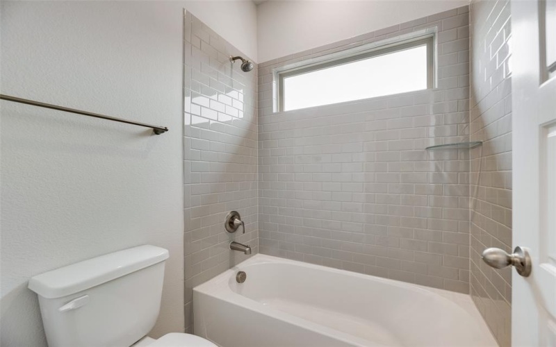 141 Ashbrook Street, Little Elm, TX 75068, 4 Bedrooms Bedrooms, ,2 BathroomsBathrooms,Residential,For Sale,141 Ashbrook Street,0,20945132