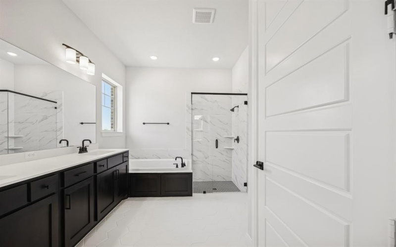 2065 Spotted Fawn Drive, Arlington, TX 76005, 2 Bedrooms Bedrooms, ,2 BathroomsBathrooms,Residential,For Sale,2065 Spotted Fawn Drive,0,20945321