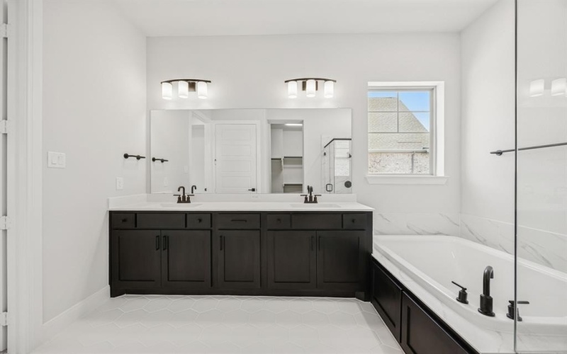 2065 Spotted Fawn Drive, Arlington, TX 76005, 2 Bedrooms Bedrooms, ,2 BathroomsBathrooms,Residential,For Sale,2065 Spotted Fawn Drive,0,20945321