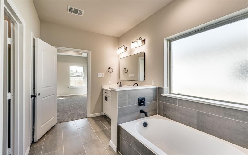 520 E Lamar Street, Palmer, TX 75152, 4 Bedrooms Bedrooms, ,3 BathroomsBathrooms,Residential,For Sale,520 E Lamar Street,20945603