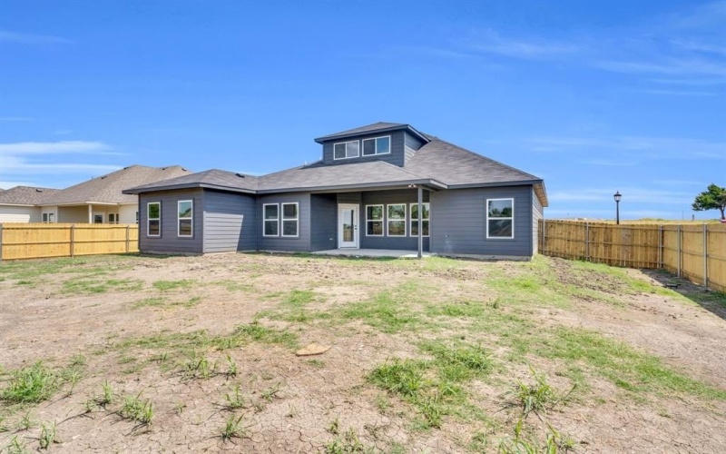 520 E Lamar Street, Palmer, TX 75152, 4 Habitaciones Habitaciones , ,3 BañosBaños,Residential,En Venta,520 E Lamar Street,0,20945603