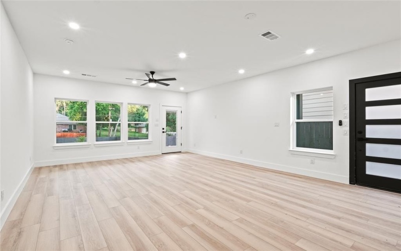 1310 Coleman Avenue, Dallas, TX 75215, 3 Bedrooms Bedrooms, ,2 BathroomsBathrooms,Residential,For Sale,1310 Coleman Avenue,20947096