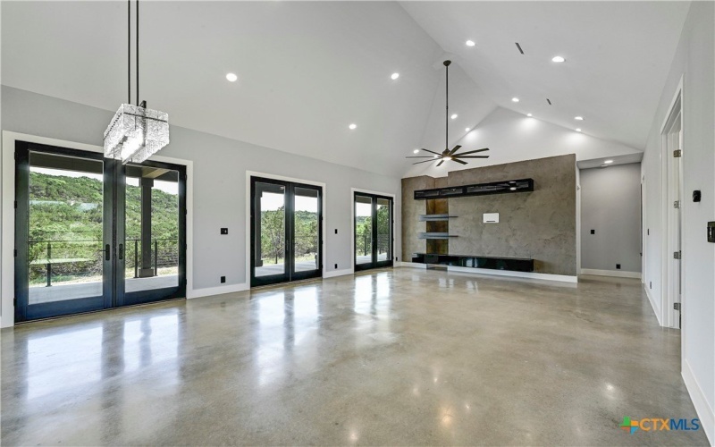 304 Spring Hollow Drive, Bertram, TX 78605, 5 Bedrooms Bedrooms, ,3 BathroomsBathrooms,Residential,For Sale,304 Spring Hollow Drive,581129
