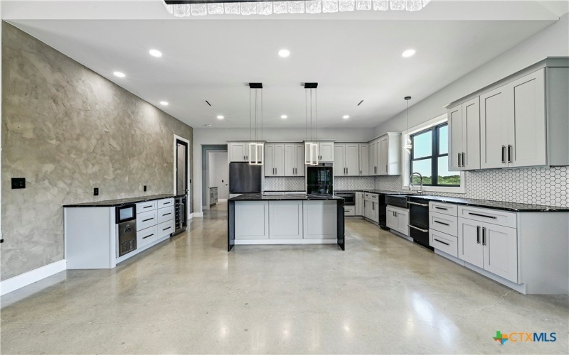 304 Spring Hollow Drive, Bertram, TX 78605, 5 Bedrooms Bedrooms, ,3 BathroomsBathrooms,Residential,For Sale,304 Spring Hollow Drive,581129