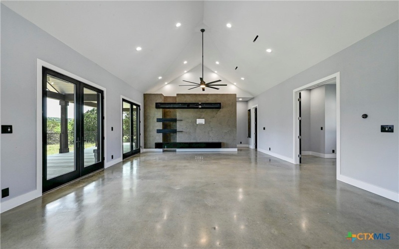 304 Spring Hollow Drive, Bertram, TX 78605, 5 Bedrooms Bedrooms, ,3 BathroomsBathrooms,Residential,For Sale,304 Spring Hollow Drive,581129
