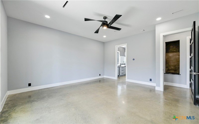 304 Spring Hollow Drive, Bertram, TX 78605, 5 Bedrooms Bedrooms, ,3 BathroomsBathrooms,Residential,For Sale,304 Spring Hollow Drive,581129