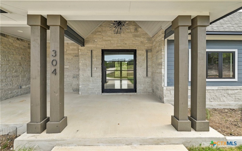 304 Spring Hollow Drive, Bertram, TX 78605, 5 Bedrooms Bedrooms, ,3 BathroomsBathrooms,Residential,For Sale,304 Spring Hollow Drive,581129