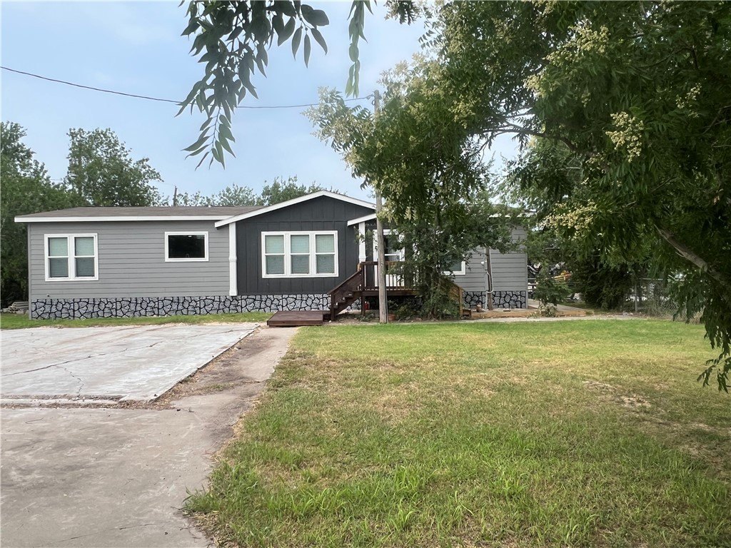 272 Orange Street, Mathis, TX 78368, 3 Bedrooms Bedrooms, ,2 BathroomsBathrooms,Residential,For Sale,272 Orange Street,0,459632