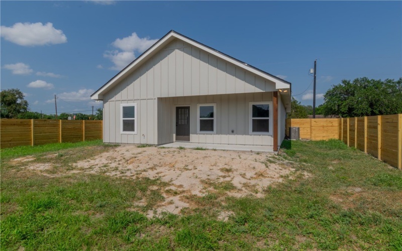 1055 N King Street, Alice, TX 78332, 3 Bedrooms Bedrooms, ,2 BathroomsBathrooms,Residential,For Sale,1055 N King Street,459648