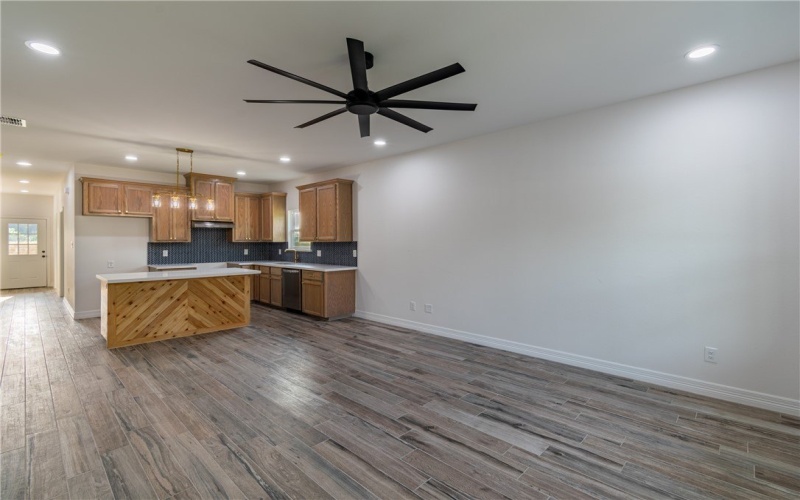 1055 N King Street, Alice, TX 78332, 3 Bedrooms Bedrooms, ,2 BathroomsBathrooms,Residential,For Sale,1055 N King Street,459648