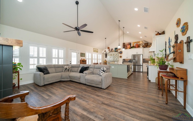 1767 CR 186 E, Kilgore, TX 75662, 4 Bedrooms Bedrooms, ,2 BathroomsBathrooms,Residential,For Sale,1767 CR 186 E,20253587