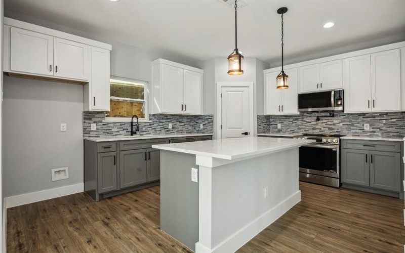 4002 ROBERT L PARISH SR Avenue, Dallas, TX 75210, 3 Habitaciones Habitaciones , ,2 BañosBaños,Residential,En Venta,4002 ROBERT L PARISH SR Avenue,20944563