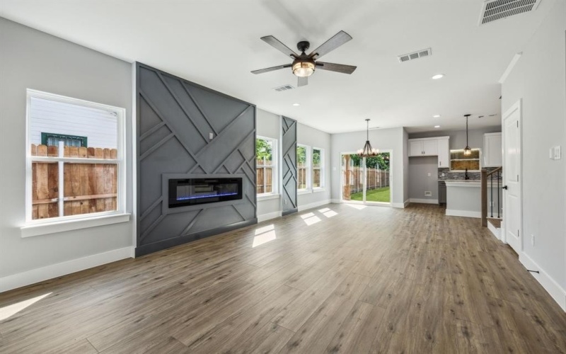 4002 ROBERT L PARISH SR Avenue, Dallas, TX 75210, 3 Habitaciones Habitaciones , ,2 BañosBaños,Residential,En Venta,4002 ROBERT L PARISH SR Avenue,20944563