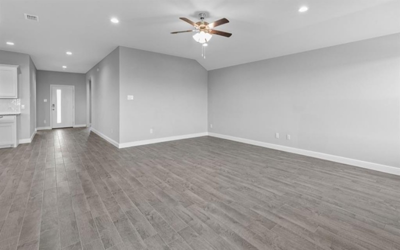 1161 KEYSTONE Drive, Granbury, TX 76048, 4 Habitaciones Habitaciones , ,2 BañosBaños,Residential,En Venta,1161 KEYSTONE Drive,20945310