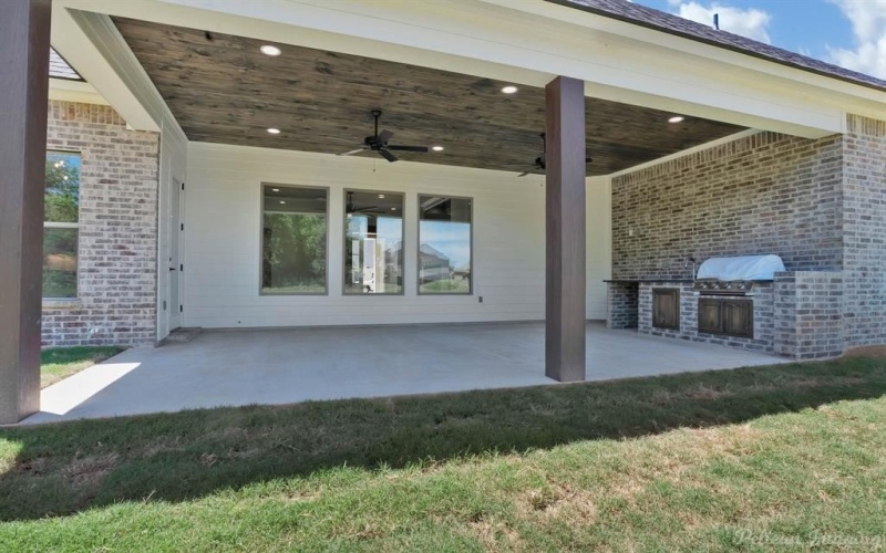507 Cocodrie Drive, Bossier City, LA 71112, 5 Bedrooms Bedrooms, ,3 BathroomsBathrooms,Residential,For Sale,507 Cocodrie Drive,20946289