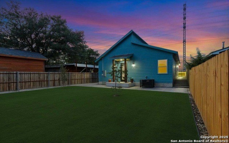 1422 Sherman, San Antonio, TX 78202, 3 Habitaciones Habitaciones , ,2 BañosBaños,Residential,En Venta,1422 Sherman,1869854