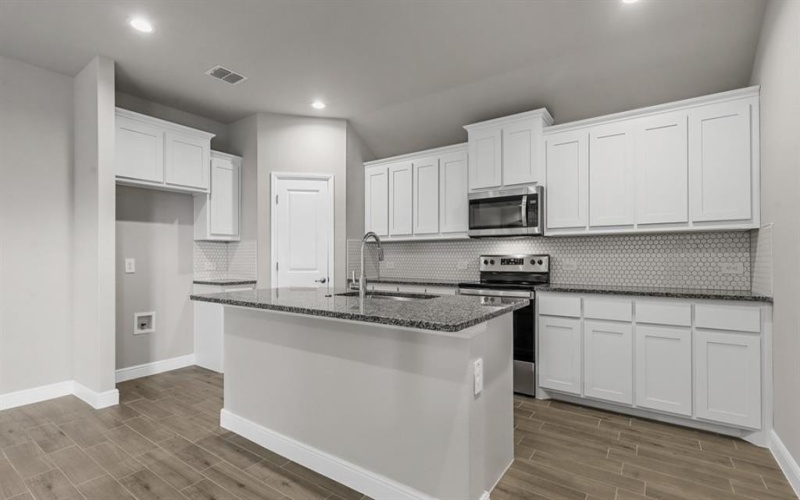 304 LIBBY Lane, Mansfield, TX 76063, 3 Habitaciones Habitaciones , ,2 BañosBaños,Residential,En Venta,304 LIBBY Lane,20946517