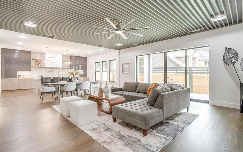 3916 W 5th Street, Fort Worth, TX 76107, 4 Bedrooms Bedrooms, ,3 BathroomsBathrooms,Residential,For Sale,3916 W 5th Street,20947416