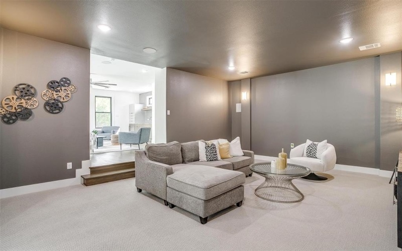 3916 W 5th Street, Fort Worth, TX 76107, 4 Bedrooms Bedrooms, ,3 BathroomsBathrooms,Residential,For Sale,3916 W 5th Street,20947416