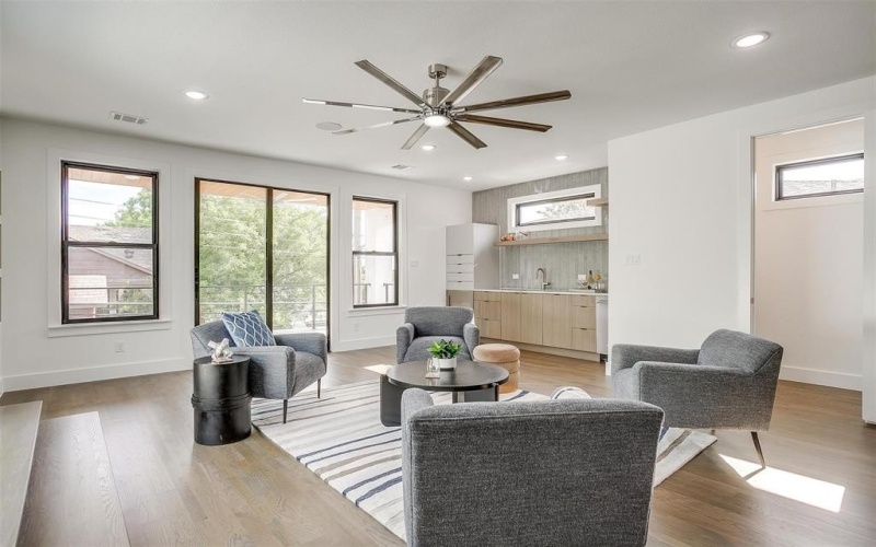 3916 W 5th Street, Fort Worth, TX 76107, 4 Bedrooms Bedrooms, ,3 BathroomsBathrooms,Residential,For Sale,3916 W 5th Street,20947416